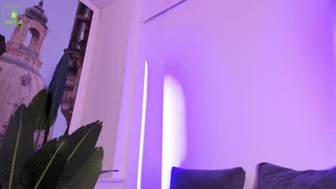 Snapshot of erikalustx chatting on 11-18-25, 04:17 Erika online show from 11-18-25, 04:17