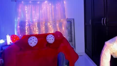 Snapshot of erikamontiel chatting on 02-16-25, 03:37 Erika online show from 02-16-25, 03:37