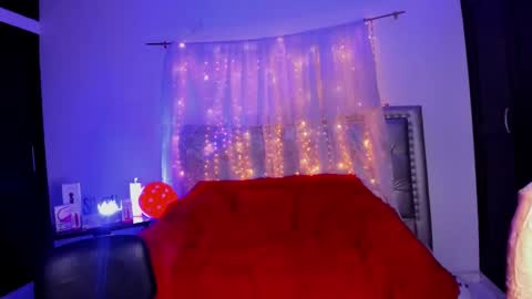 Snapshot of erikamontiel chatting on 02-18-25, 03:53 Erika online show from 02-18-25, 03:53