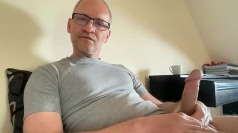 Snapshot of erikwant2 chatting on 04-28-26, 08:52 erikwant2 online show from 04-28-26, 08:52