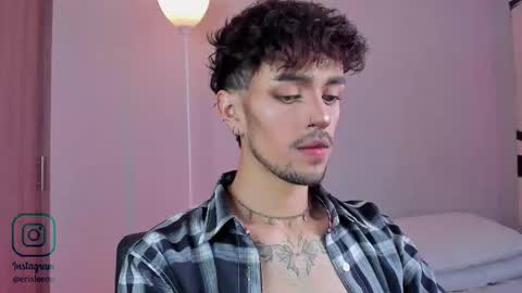 Snapshot of erisleon chatting on 10-31-25, 02:51   online show from 10-31-25, 02:51