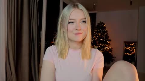 Snapshot of erlenbayer chatting on 02-27-26, 07:47 Chanel online show from 02-27-26, 07:47