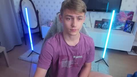 Max online show from 09-20-25, 12:44