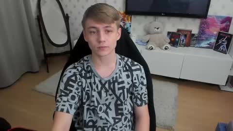 Max online show from 09-27-25, 01:10