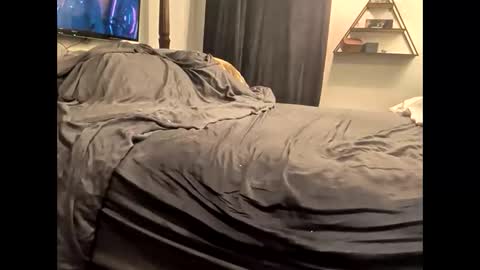 Hmmmhmmmm online show from 04-17-26, 02:36