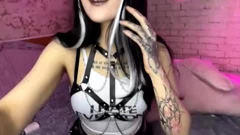 Nina online show from 02-18-26, 11:06