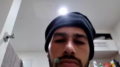 Snapshot of erny707 chatting on 12-18-25, 05:35 erny707 online show from 12-18-25, 05:35
