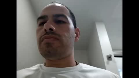 Snapshot of erny707 chatting on 04-05-26, 08:17 erny707 online show from 04-05-26, 08:17