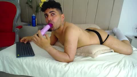 Eros Kai online show from 10-18-25, 05:10