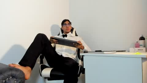 Snapshot of eros_lux1 chatting on 06-20-26, 12:52 Eros Lux1 online show from 06-20-26, 12:52
