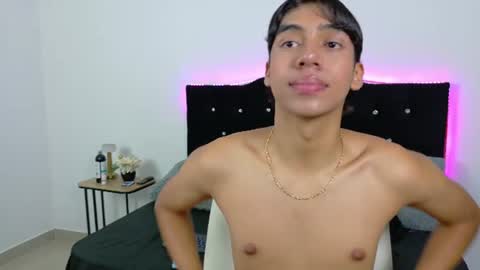 Snapshot of eros_lux1 chatting on 07-09-26, 12:53 Eros Lux1 online show from 07-09-26, 12:53