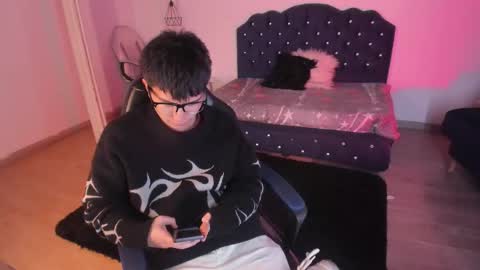 Snapshot of eross_guyy chatting on 09-22-25, 03:19 Camilo online show from 09-22-25, 03:19