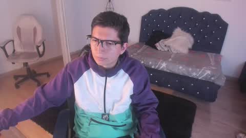 Snapshot of eross_guyy chatting on 09-29-25, 03:11 Camilo online show from 09-29-25, 03:11