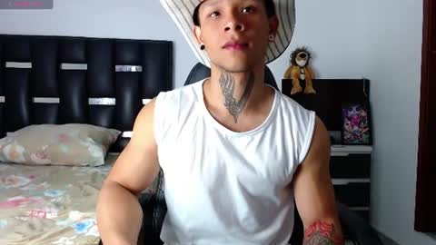 Snapshot of erosscott chatting on 07-30-26, 03:33 Eros online show from 07-30-26, 03:33
