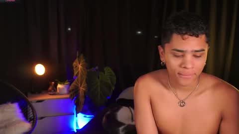 Snapshot of eroswild_ chatting on 11-22-25, 04:00 Eros Wild online show from 11-22-25, 04:00