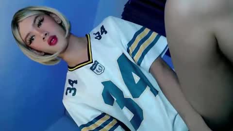 Snapshot of erotic_empress18 chatting on 05-19-26, 11:22 erotic_empress18 online show from 05-19-26, 11:22