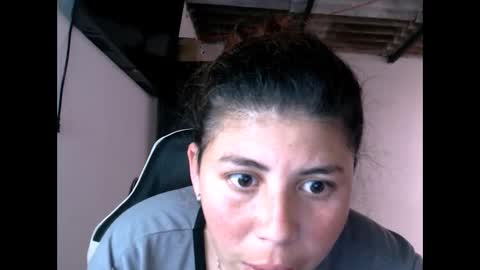 Snapshot of erotic_katia chatting on 05-12-26, 02:47 Sara online show from 05-12-26, 02:47