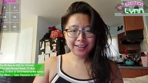 Lynn   online show from 11-04-25, 07:24