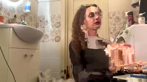 Snapshot of eroticartsss chatting on 01-08-26, 09:33 Rachel Rach online show from 01-08-26, 09:33