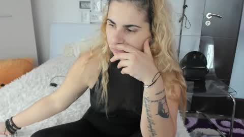 Snapshot of eroticsensualkitty4u chatting on 12-10-24, 08:40 eroticsensualkitty4u online show from 12-10-24, 08:40