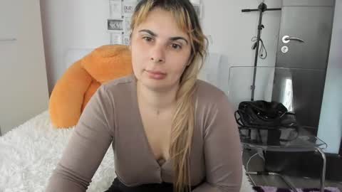 Snapshot of eroticsensualkitty4u chatting on 02-04-25, 10:43 eroticsensualkitty4u online show from 02-04-25, 10:43