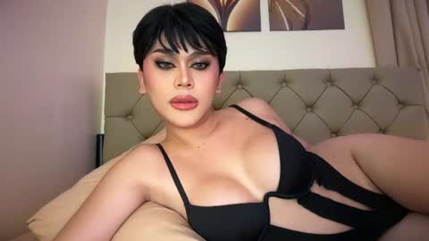 Snapshot of erotictsmonica chatting on 06-18-26, 06:45 monica online show from 06-18-26, 06:45