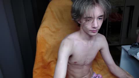Snapshot of ervi_ chatting on 05-12-26, 01:30 ERV1II online show from 05-12-26, 01:30