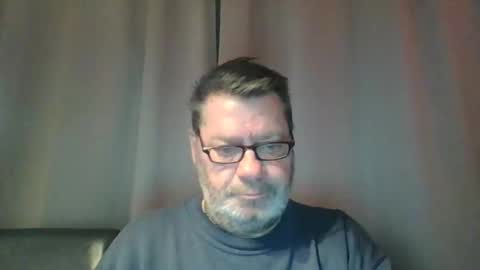 Snapshot of erwin1966 chatting on 01-06-25, 12:27 Erwins room welcome sound on online show from 01-06-25, 12:27