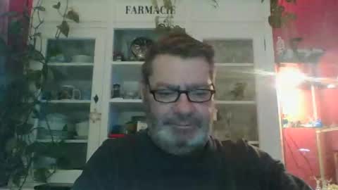 Snapshot of erwin1966 chatting on 01-09-25, 02:11 Erwins room welcome sound on online show from 01-09-25, 02:11