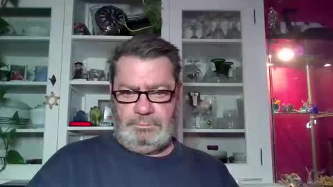 Snapshot of erwin1966 chatting on 01-10-25, 12:17 Erwins room welcome sound on online show from 01-10-25, 12:17
