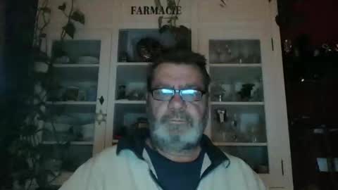 Snapshot of erwin1966 chatting on 01-11-25, 02:41 Erwins room welcome sound on online show from 01-11-25, 02:41