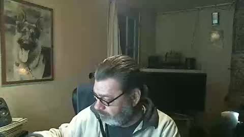 Snapshot of erwin1966 chatting on 02-06-25, 11:58 Erwins room welcome sound on online show from 02-06-25, 11:58
