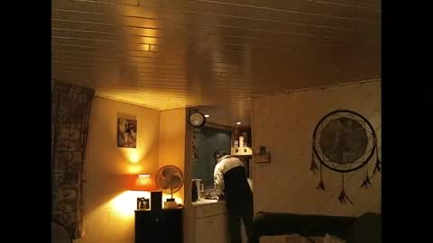 Snapshot of erwin1966 chatting on 02-09-25, 08:34 Erwins room welcome sound on online show from 02-09-25, 08:34