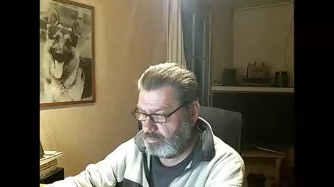 Snapshot of erwin1966 chatting on 02-09-25, 11:36 Erwins room welcome sound on online show from 02-09-25, 11:36