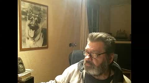 Snapshot of erwin1966 chatting on 02-19-25, 11:04 Erwins room welcome sound on online show from 02-19-25, 11:04