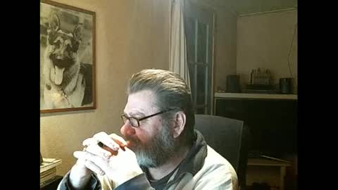 Snapshot of erwin1966 chatting on 02-20-25, 11:32 Erwins room welcome sound on online show from 02-20-25, 11:32