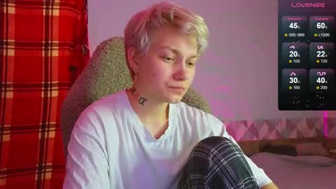 Snapshot of esajukyy chatting on 12-28-24, 10:25 esajukyy online show from 12-28-24, 10:25