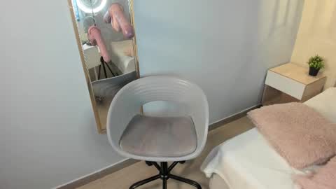 Escarlet online show from 02-20-25, 03:30