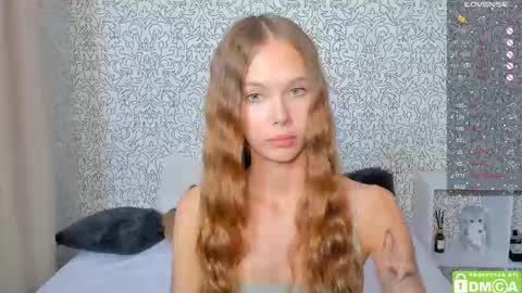 Snapshot of eshcka chatting on 09-26-25, 05:39 Megan and Brad online show from 09-26-25, 05:39