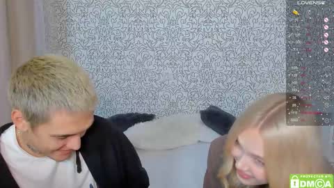 Snapshot of eshcka chatting on 10-28-25, 02:09 Megan and Brad online show from 10-28-25, 02:09