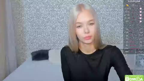 Snapshot of eshcka chatting on 10-30-25, 01:34 Megan and Brad online show from 10-30-25, 01:34