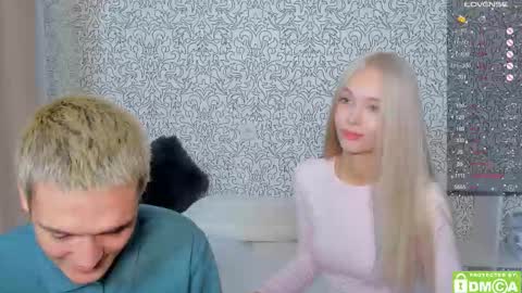 Snapshot of eshcka chatting on 11-03-25, 01:23 Megan and Brad online show from 11-03-25, 01:23