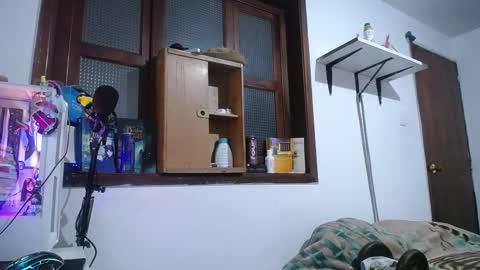 Snapshot of esjrobles chatting on 12-22-24, 05:12 Esteban online show from 12-22-24, 05:12