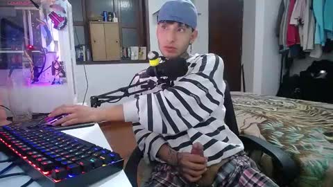 Snapshot of esjrobles chatting on 01-23-25, 09:39 Esteban online show from 01-23-25, 09:39