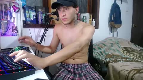 Snapshot of esjrobles chatting on 02-06-25, 04:10 Esteban online show from 02-06-25, 04:10