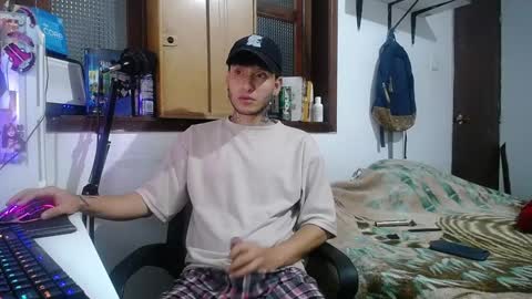 Snapshot of esjrobles chatting on 02-08-25, 04:36 Esteban online show from 02-08-25, 04:36