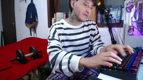 Snapshot of esjrobles chatting on 03-02-25, 07:54 Esteban online show from 03-02-25, 07:54
