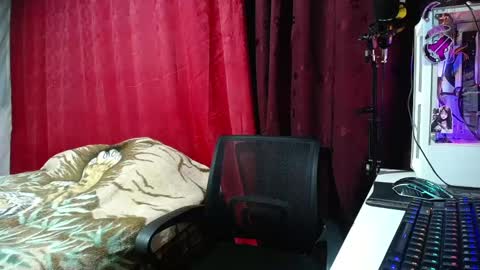 Snapshot of esjrobles chatting on 03-12-25, 05:13 Esteban online show from 03-12-25, 05:13