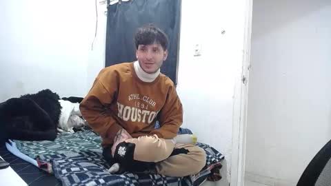 Snapshot of esjrobles chatting on 09-09-25, 01:10 Esteban online show from 09-09-25, 01:10