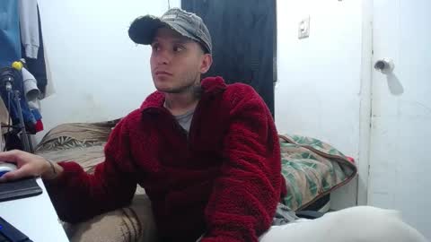 Snapshot of esjrobles chatting on 10-14-25, 10:43 Esteban online show from 10-14-25, 10:43